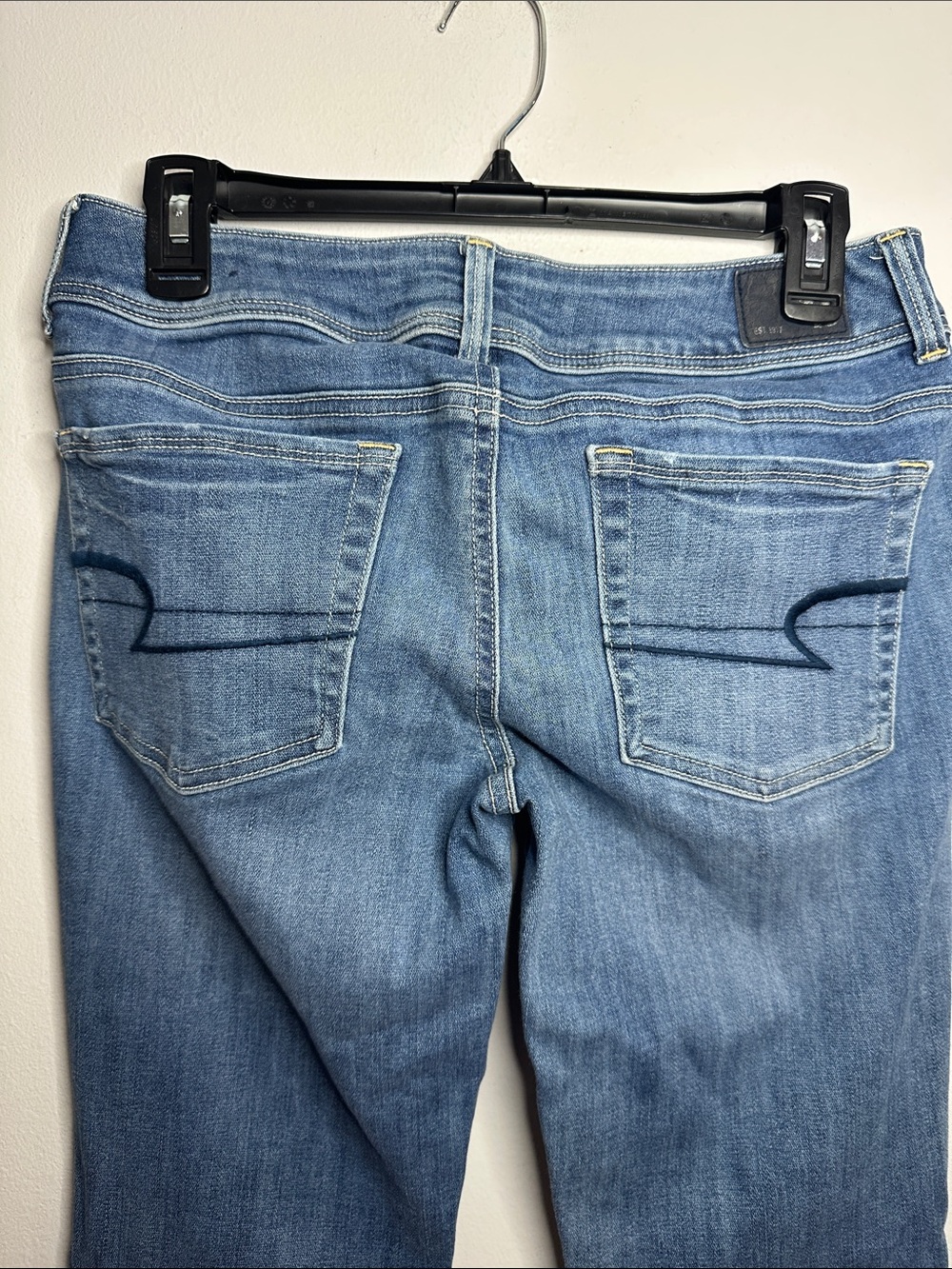 American Eagle Outfitters Light Blue Flare Jeans size 8 - Picture 4 of 6